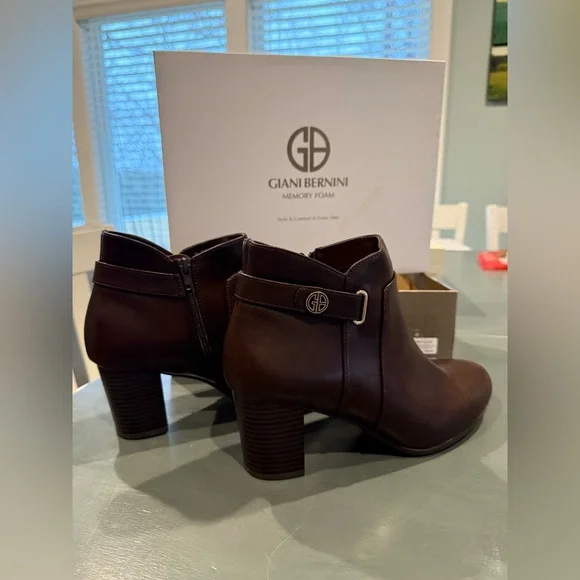 New Giani Bernini Chocolate Bootie size 11 - Picture 3 of 11